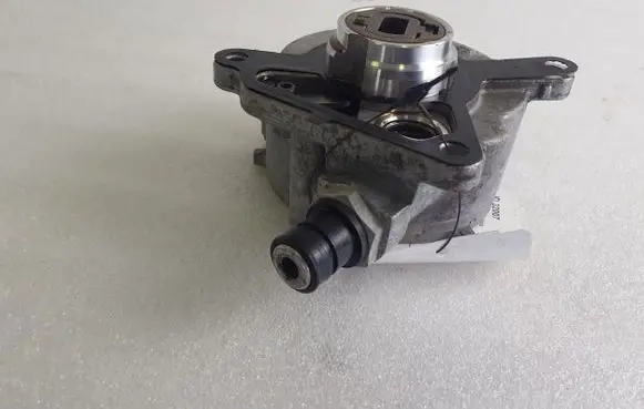 Porsche Cayenne (92A) Vacuum pump 03H145100C 070212E