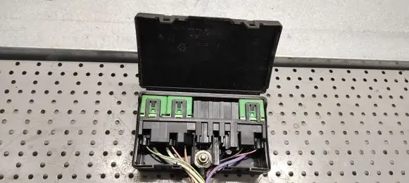 Citroen C4 I Picasso Fuse box set 963222948001 97086100
