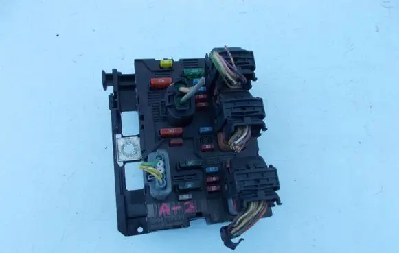 Peugeot 207 BSM Control unit 9664055480