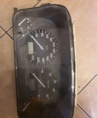 Volkswagen Golf III Speedometer (instrument cluster) 1H0919864j 7001262 013295104B