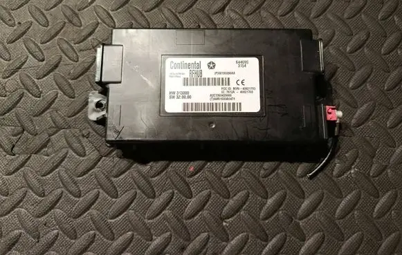 Maserati Quattroporte Keyless (KESSY) go control unit/module 68193398AA HW313000 00R11533A0471