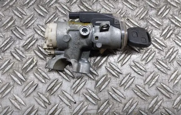 Toyota Previa (XR30, XR40) II Ignition lock