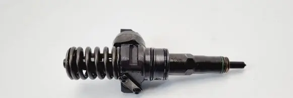 Volkswagen Jetta V Fuel injector 038130073AG 0414720215