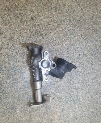 BMW 3 E90 E91 EGR valve 7563241 022811058