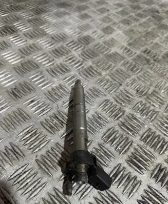 BMW 3 E90 E91 Fuel injector 7805428 0445116
