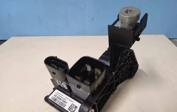BMW M4 F82 F83 Current control relay 9356159