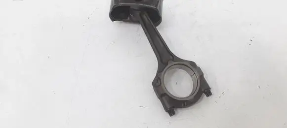 Opel Astra H Piston with connecting rod