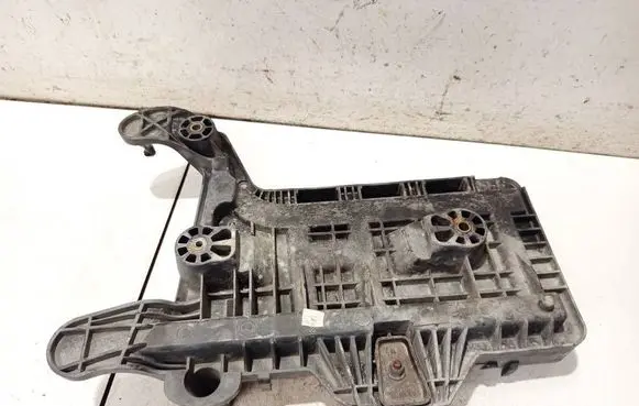 Volkswagen PASSAT B6 Battery box tray 1k0915333c