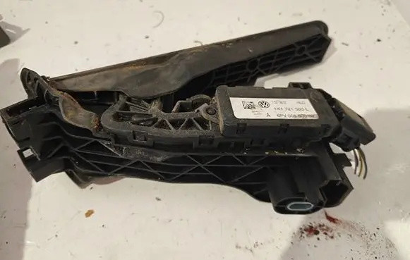 Volkswagen PASSAT B6 Accelerator throttle pedal 6PV00860000 11010607 1K1721503L