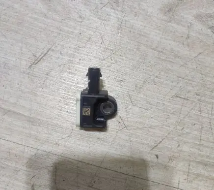 Jeep Grand Cherokee Airbag deployment crash/impact sensor A1668210151 56054085AA