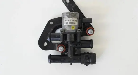 Audi Q7 4M Electric auxiliary coolant/water pump 4M0121305