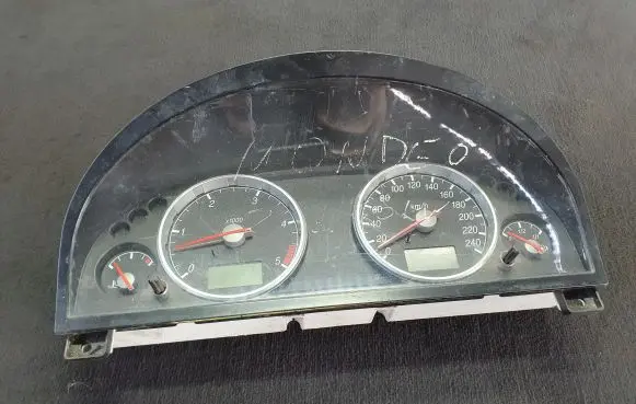 Ford Mondeo Mk III Speedometer (instrument cluster) 1S7F10841 44ZU187
