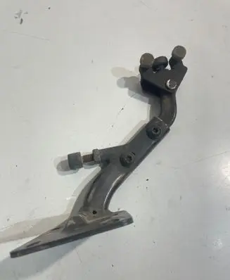 Mercedes-Benz Vaneo W414 Sliding door lower roller guide/hinge A4147600247