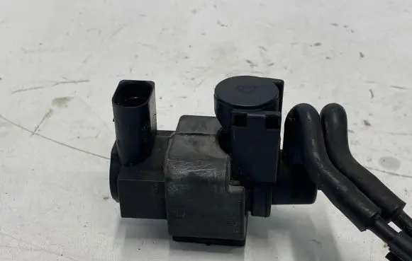 Audi A8 S8 D3 4E Turbo solenoid valve 059906628b
