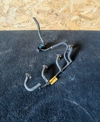 Nissan Juke I F15 Fuel return line/hose 166714557R