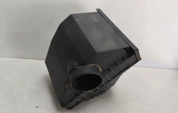 KIA Sportage Air filter box 28110D3500