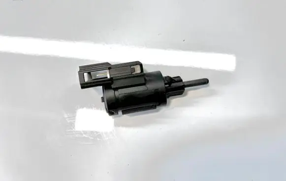 Audi A6 S6 C6 4F Brake pedal sensor switch 3B0945511C 03810 19322010