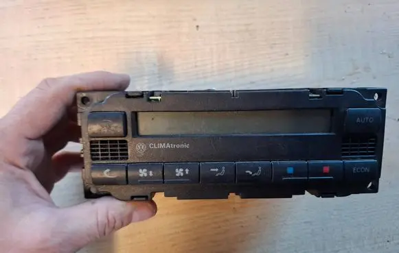 Volkswagen PASSAT B5 Climate control unit 3B1907044D 5E094010