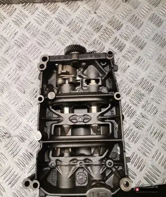 Audi A5 8T 8F Oil pump balance shaft 03L103535