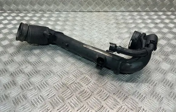 BMW 2 F46 Air intake hose/pipe 8511377