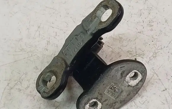 Volvo V50 Rear door lower hinge 