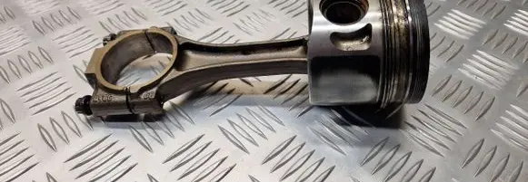 Audi A4 S4 B5 8D Piston with connecting rod