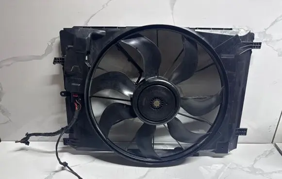 Mercedes-Benz A W176 Electric radiator cooling fan 0130308425 A2465000064