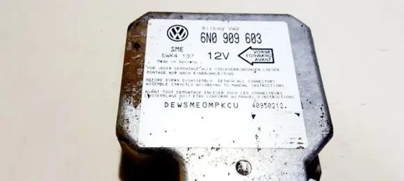 Volkswagen Golf III Airbag control unit/module 6n0909603 5wk4137
