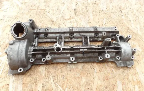 Jeep Grand Cherokee (WK) Rocker cam cover A6420101130