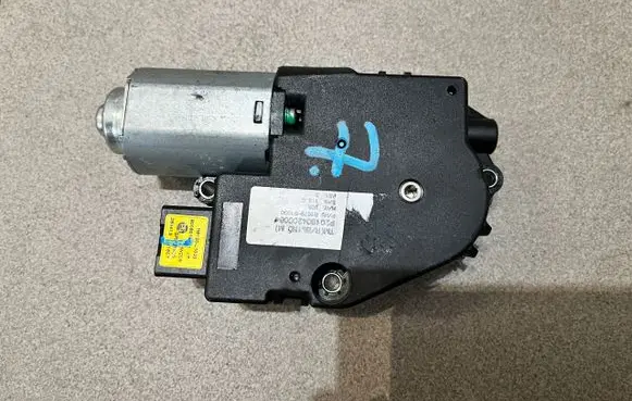 Hyundai Santa Fe Sunroof motor/actuator 81679S1000