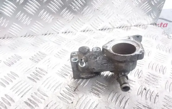 Ford Focus Thermostat/thermostat housing 89FF9K478