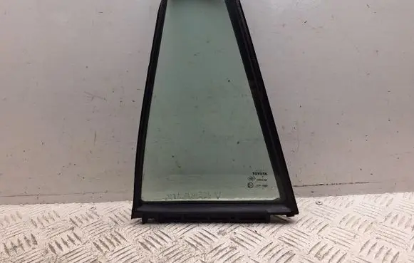 Toyota Verso Rear vent window glass 681890F010 681240F010 681890F010A1