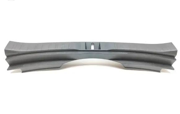 Trunk/boot sill cover protection