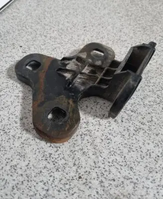 BMW 7 E38 Front bumper mounting bracket 8230514