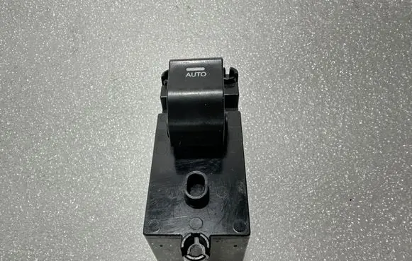 Hyundai i40 Electric window control switch 935753Z000 2011718 39R5101000
