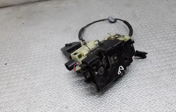 Volkswagen PASSAT B5.5 Front door lock 3B1837016AD