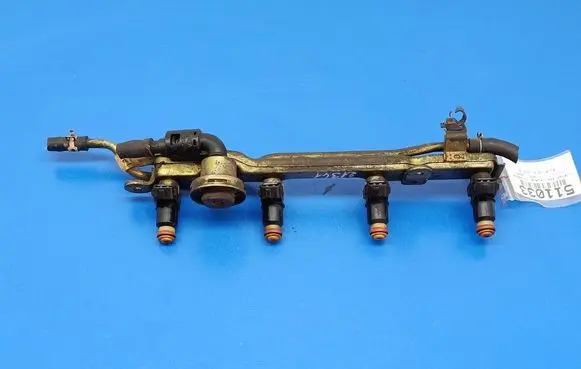 Honda FR-V Fuel main line pipe