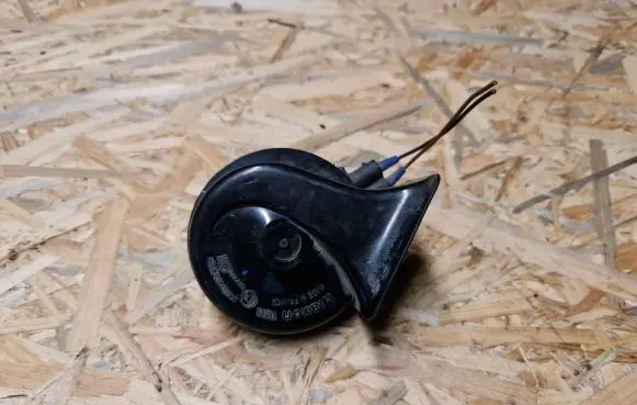 Audi A6 S6 C5 4B Horn signal 0092018 CH2139