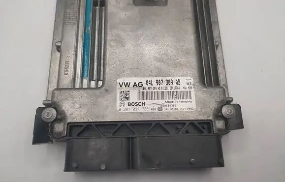 Audi Q3 8U Engine control unit/module 04L907309AB 0281031786