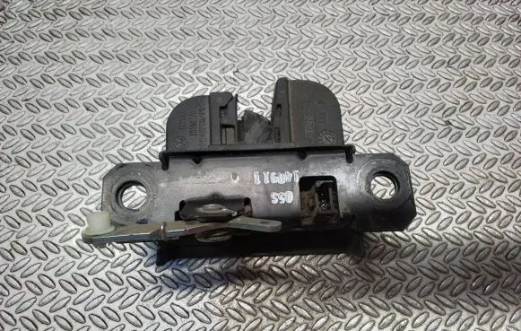 Loading door lock