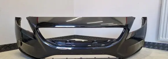 Volvo V40 Front bumper 31283732