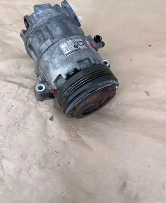 BMW X3 E83 Air conditioning (A/C) compressor (pump) 6905643