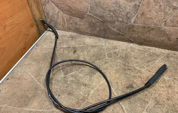 Mercedes-Benz C W204 Engine bonnet/hood lock release cable A2048800859