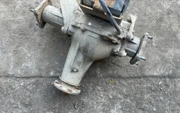 Suzuki Grand Vitara II Front differential 
