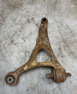 Volvo XC90 Front lower control arm/wishbone 8646514