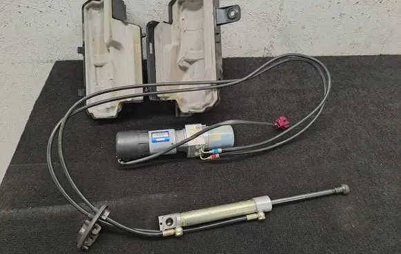 Mercedes-Benz E W211 Tailgate hydraulic pump motor 2118000848 002086 HB70971002