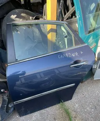 Hyundai Grandeur Rear door