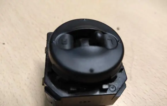 KIA Sorento Wing mirror switch DBR
