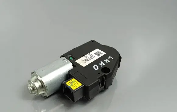 Hyundai Santa Fe Sunroof motor/actuator 81679S1000