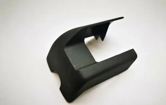 Chrysler 300 - 300C Front passenger seat rail trim 609002